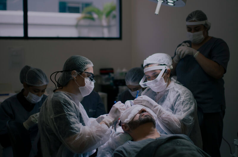 Sleep Deep: Die schmerzfreie Methode – Führende Haartransplantation in Europa